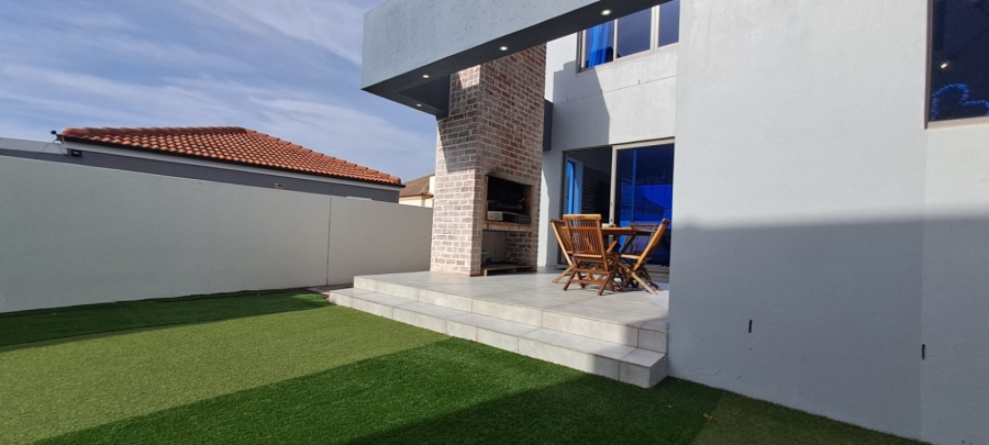 3 Bedroom Property for Sale in Calypso Beach Western Cape